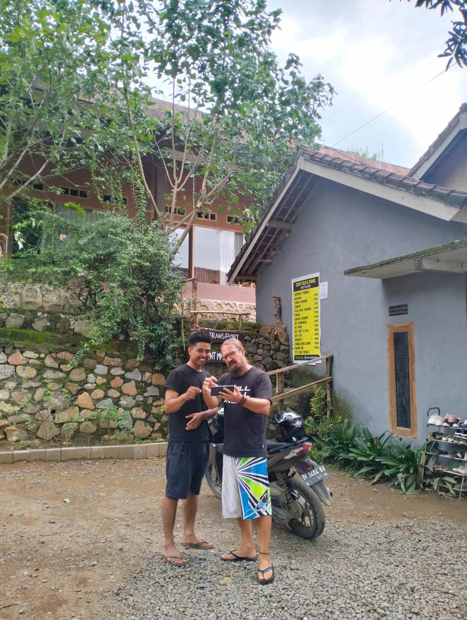 Fullmoon Homestay Kuta  Ngoại thất bức ảnh